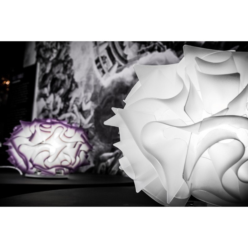 Lampe Veli zoom sur matière fabrication italienne par Slamp