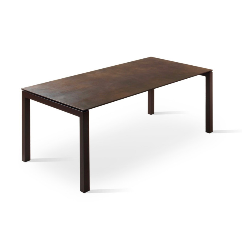 Table Salvia par Musola en exclusivité à l'Entrepôt Contemporain