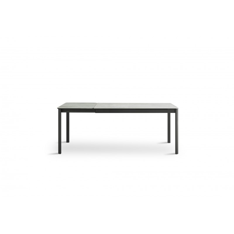 Table Pepper en exclusivité à l'Entrepôt Contemporain